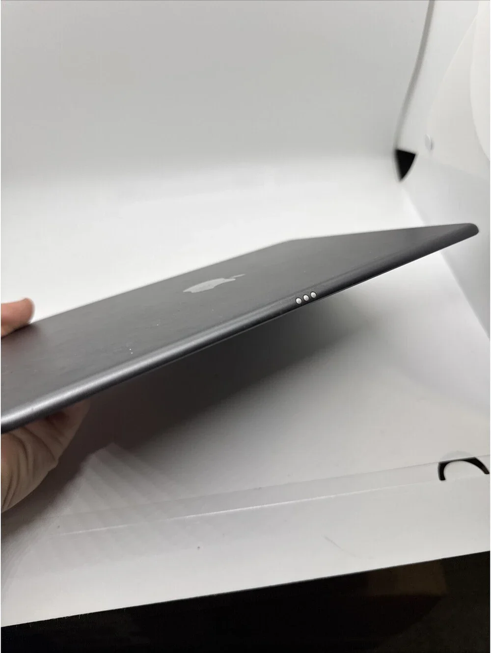 Apple iPad Air (3rd Gen) A2152 64GB - Wi-Fi - Space Gray (READ). For Parts Not W